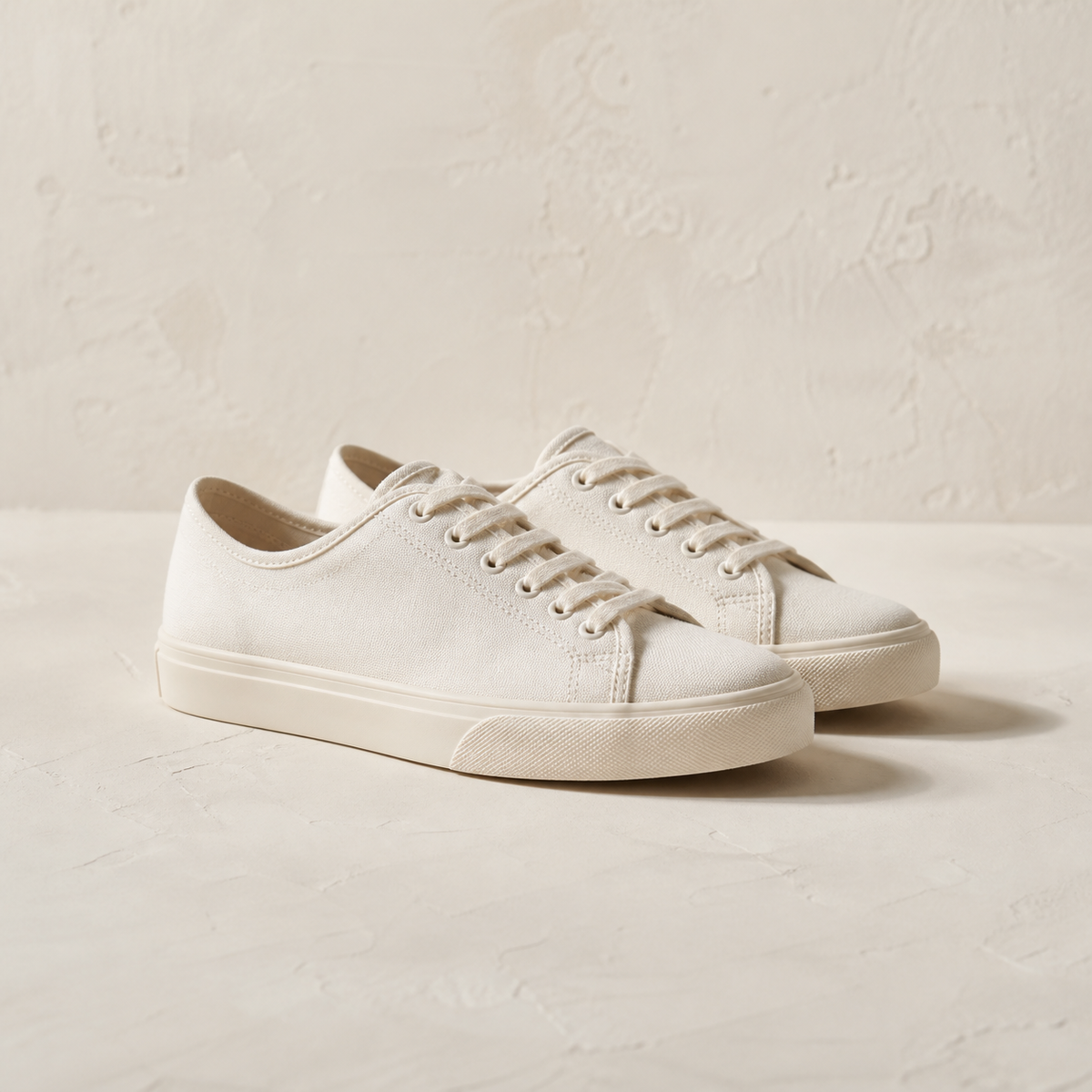 Minimal Everyday Sneakers — Off White